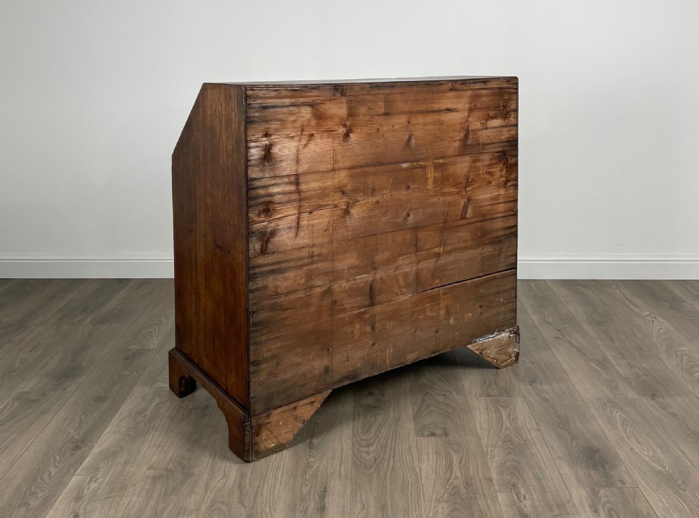 Antique 18th Century Bureau In Oak View VII