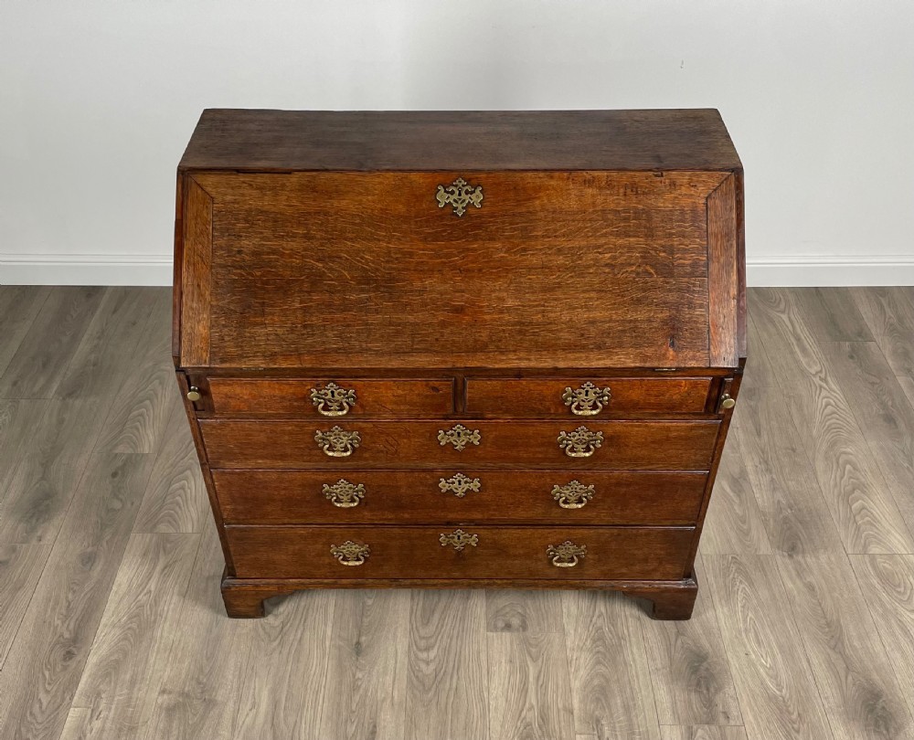 Antique 18th Century Bureau In Oak View XII
