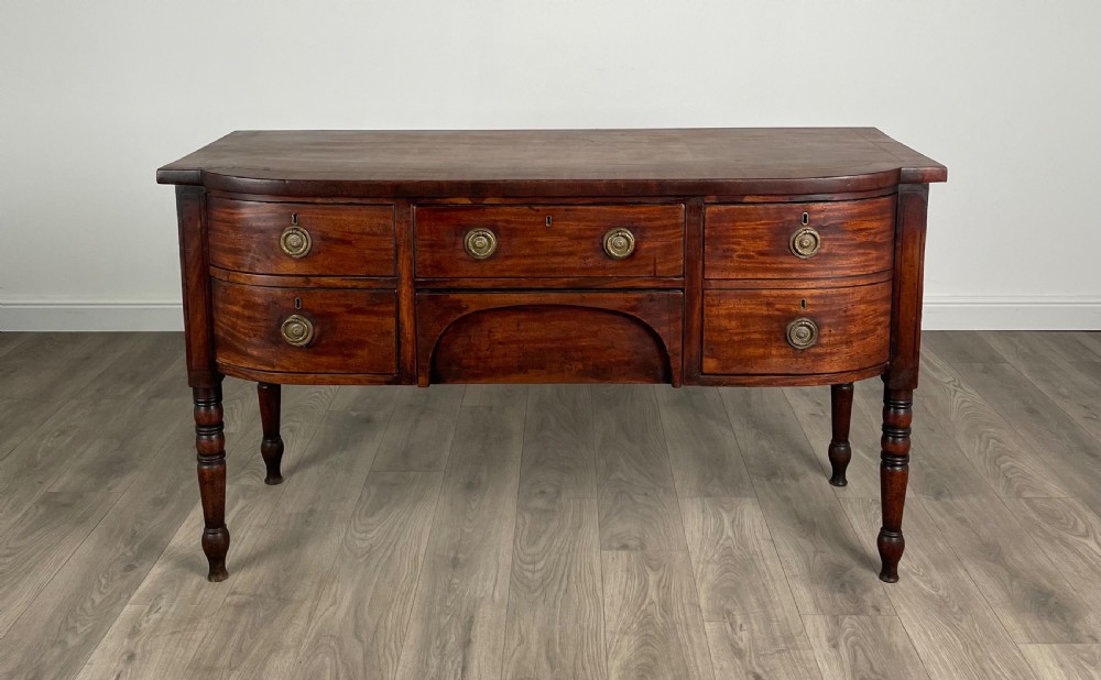 Antique 18th Century Sideboard In Mahogany