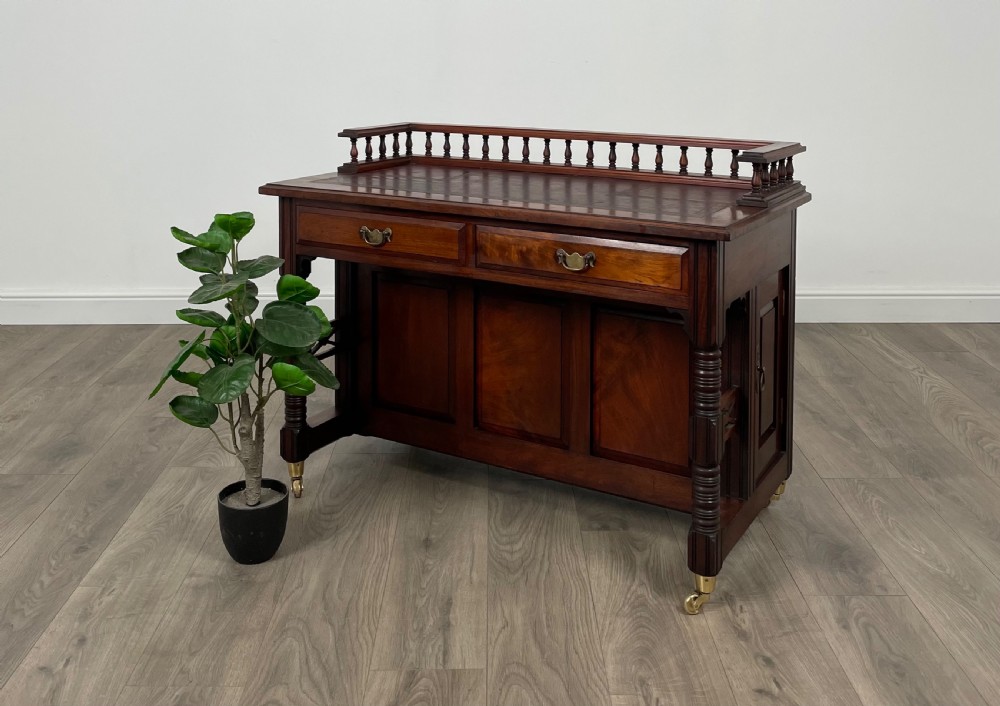 Antique Edwardian Leather Top Desk In Mahogany
