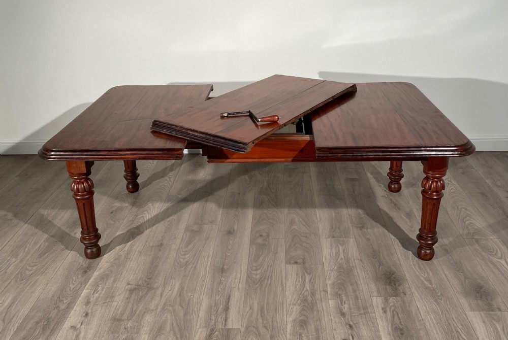 Antique 19th Century Dining Table In Mahogany View III