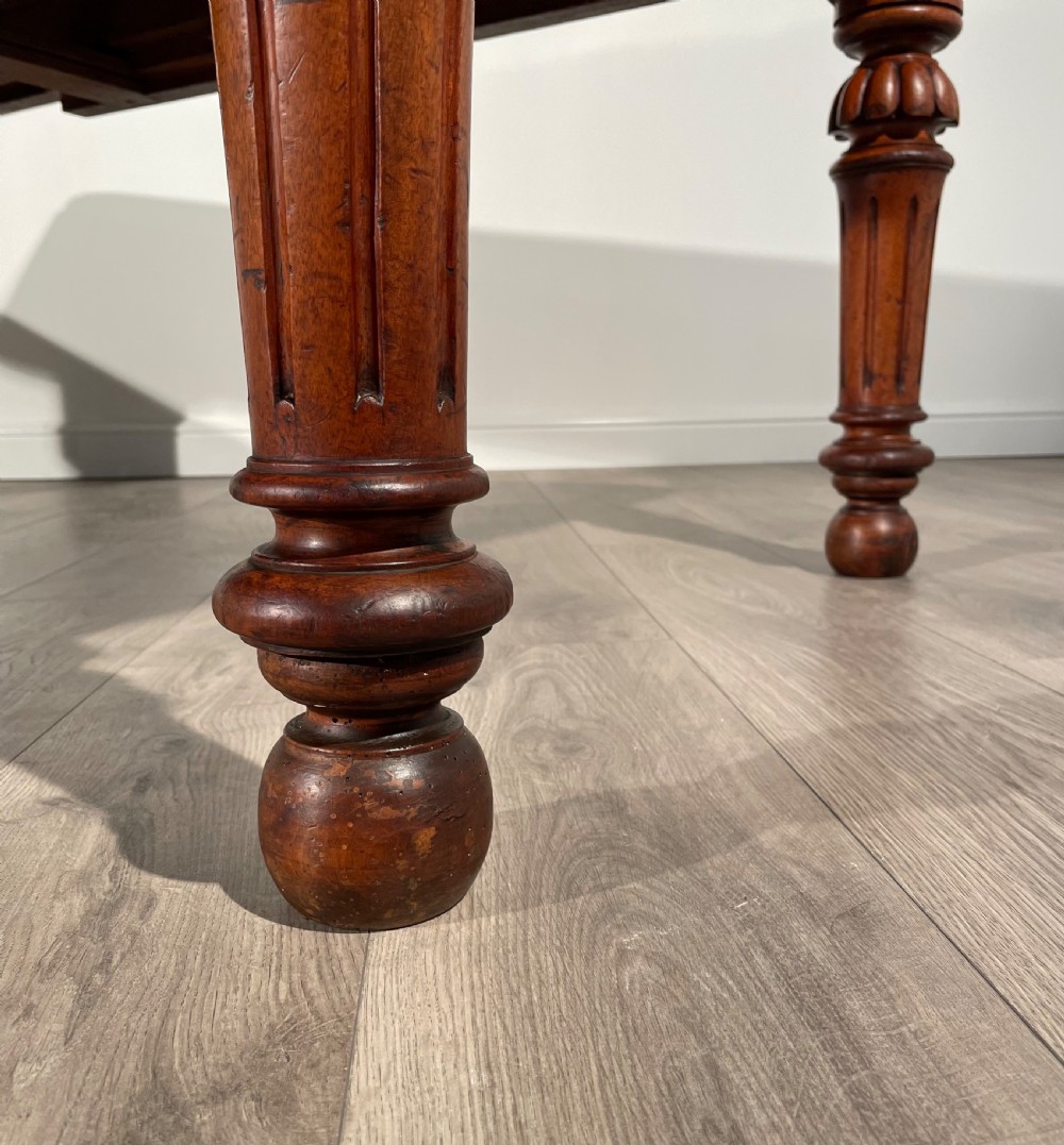 Antique 19th Century Dining Table In Mahogany View IV