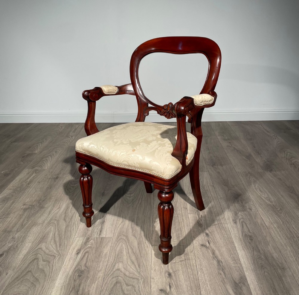 Antique Set Of 10 Victorian Style Balloon Back Dining Chairs In Mahogany View II