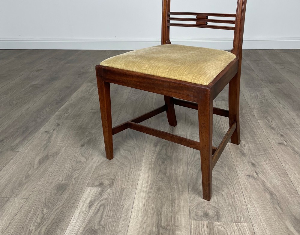Antique 18th Century Set Of 6 Dining Chairs In Mahogany View V