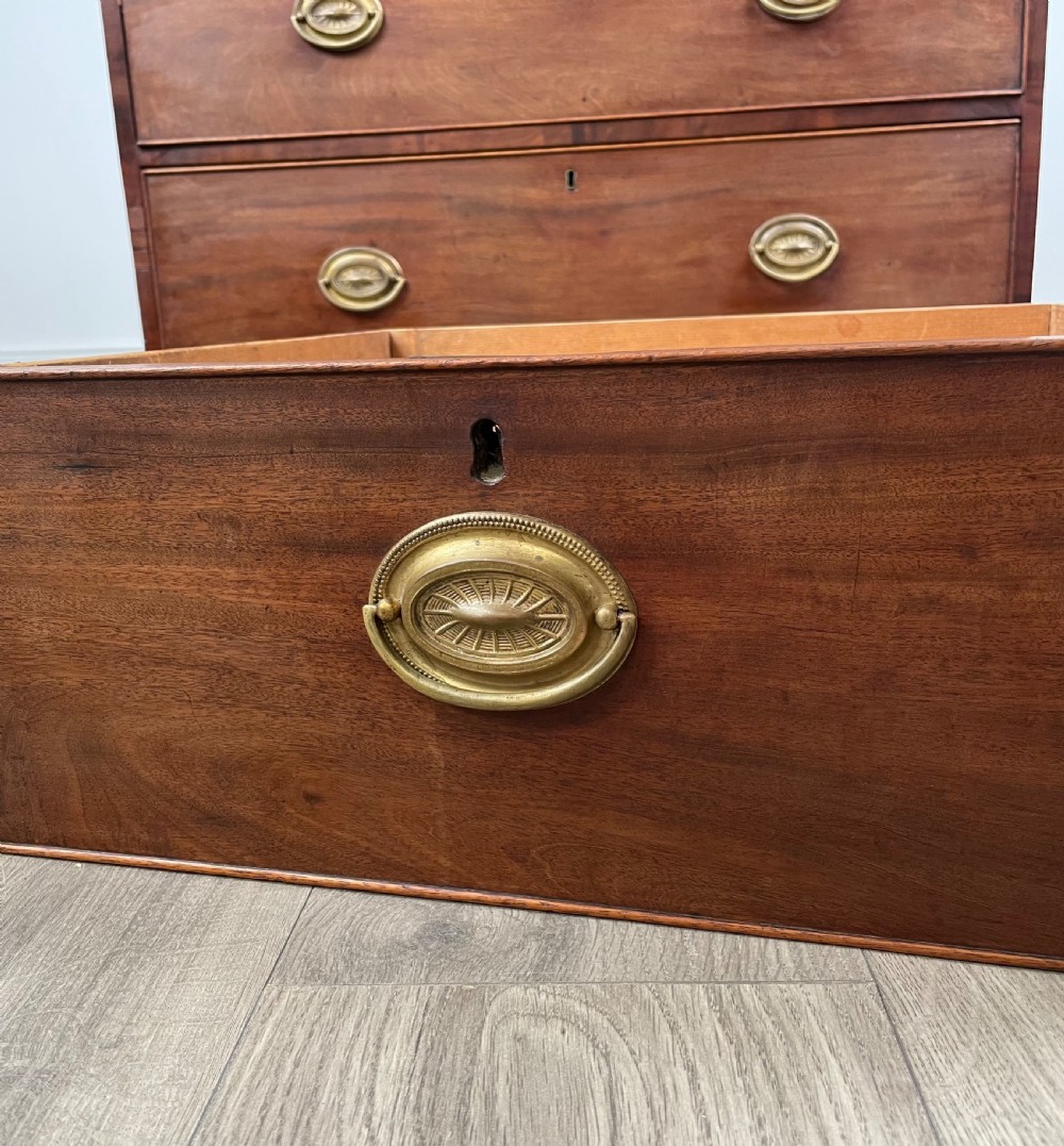 Antique 18th Century Inlaid Chest Of Drawers In Mahogany View IV