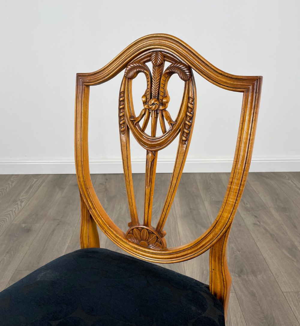 Antique 20th Century Set Of 10 Hepplewhite Shield Back Dining Chairs View V
