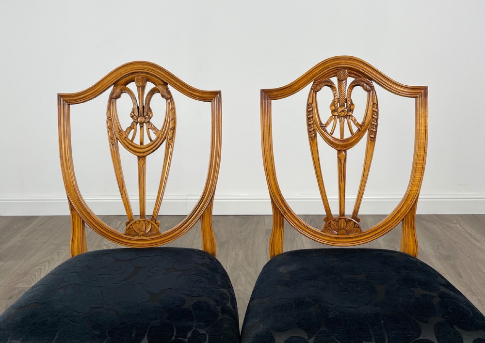 Antique 20th Century Set Of 10 Hepplewhite Shield Back Dining Chairs View IX