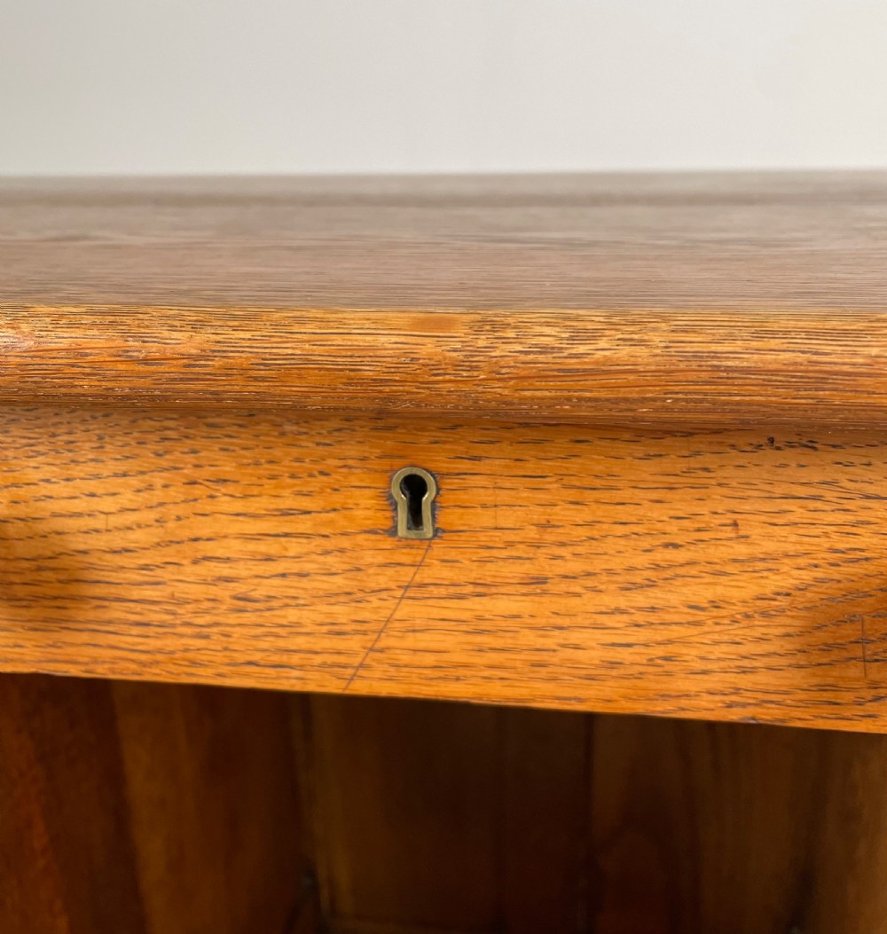 Antique 19th Century Pedestal Desk In Oak View VIII