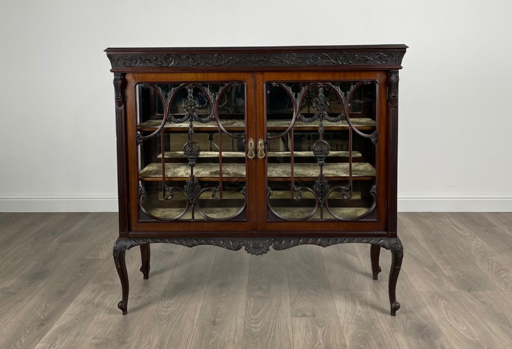 Antique 19th Century Display Cabinet In Mahogany