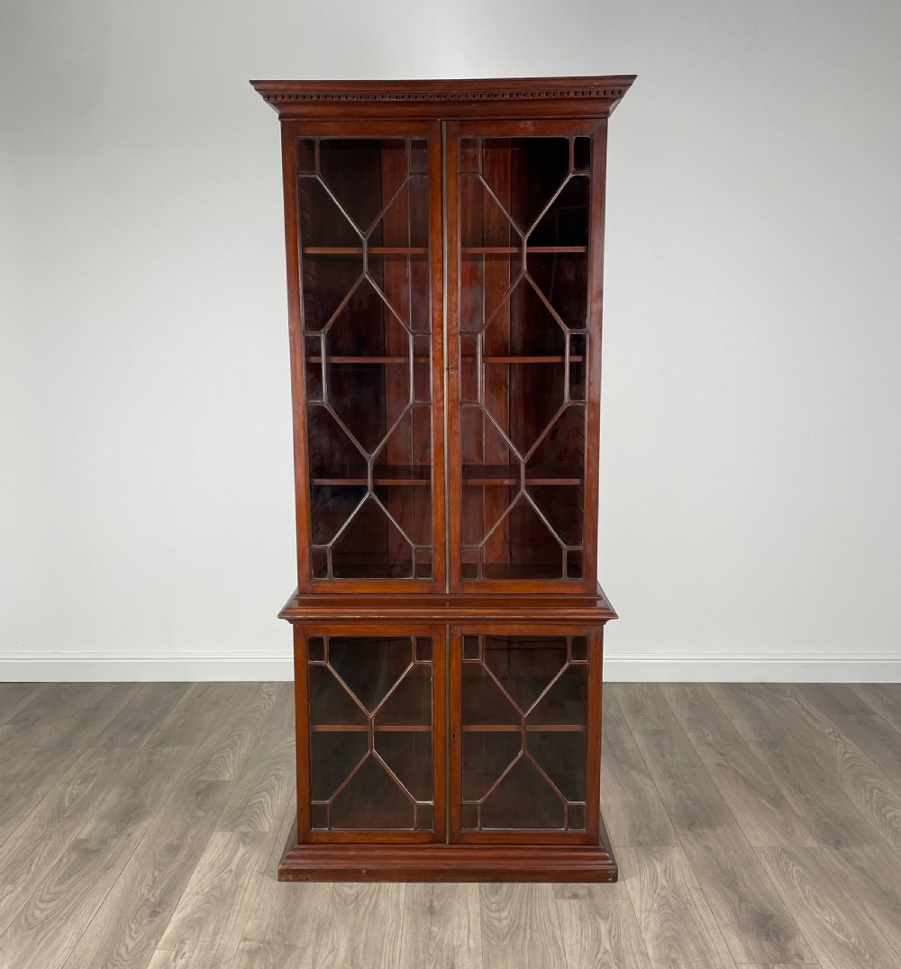 Antique 18th Century Glazed Display Cabinet In Mahogany