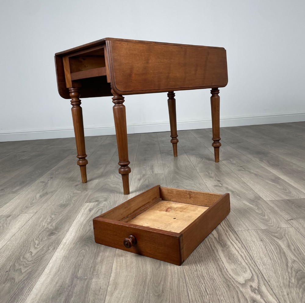 Antique 19th Century Pembroke Table In Mahogany  View III