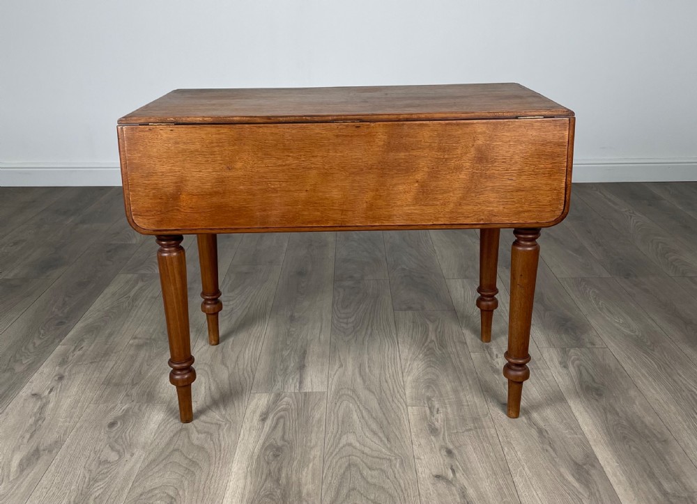 Antique 19th Century Pembroke Table In Mahogany  View IX