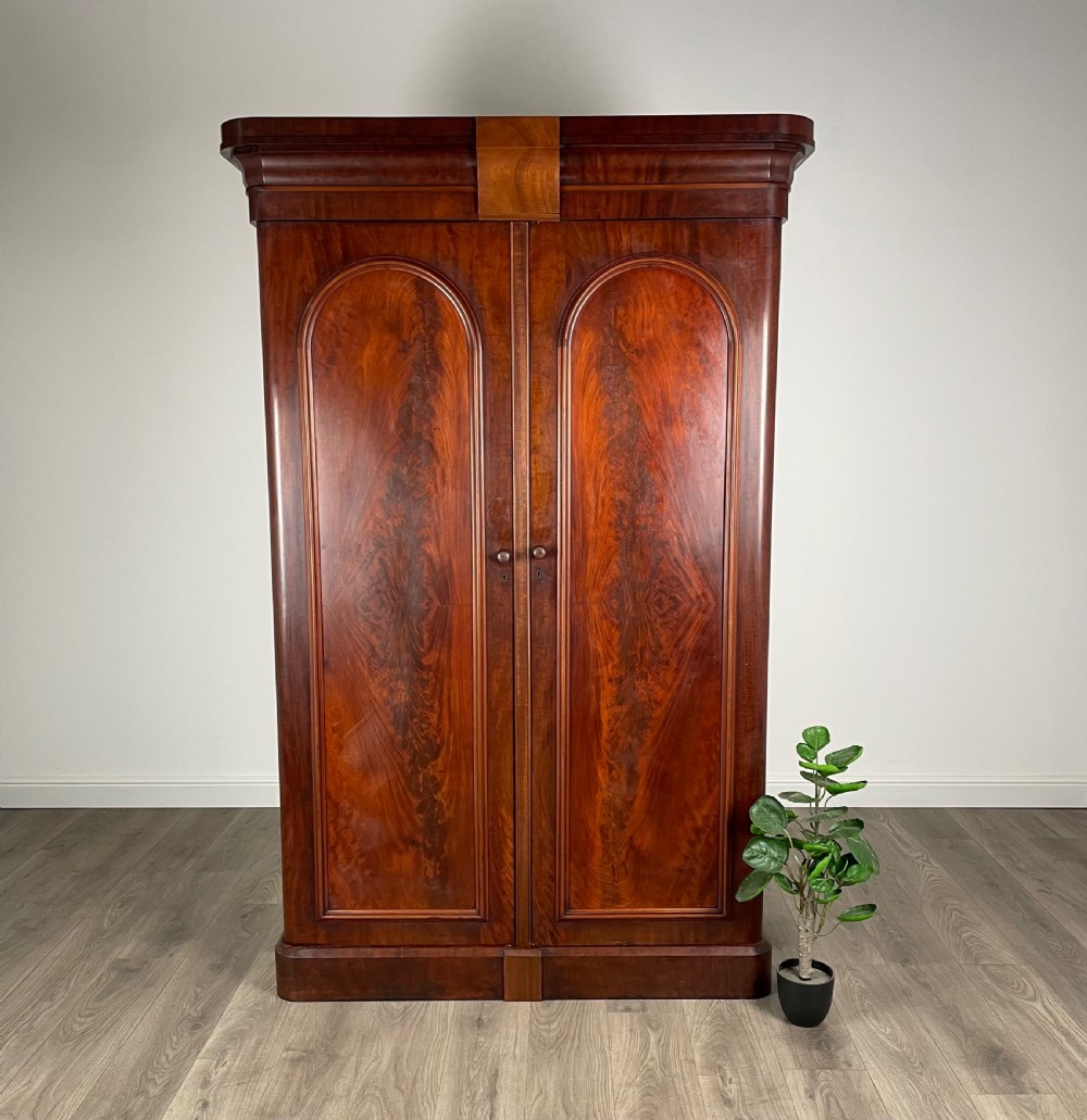 Antique 19th Century Wardrobe In Mahogany