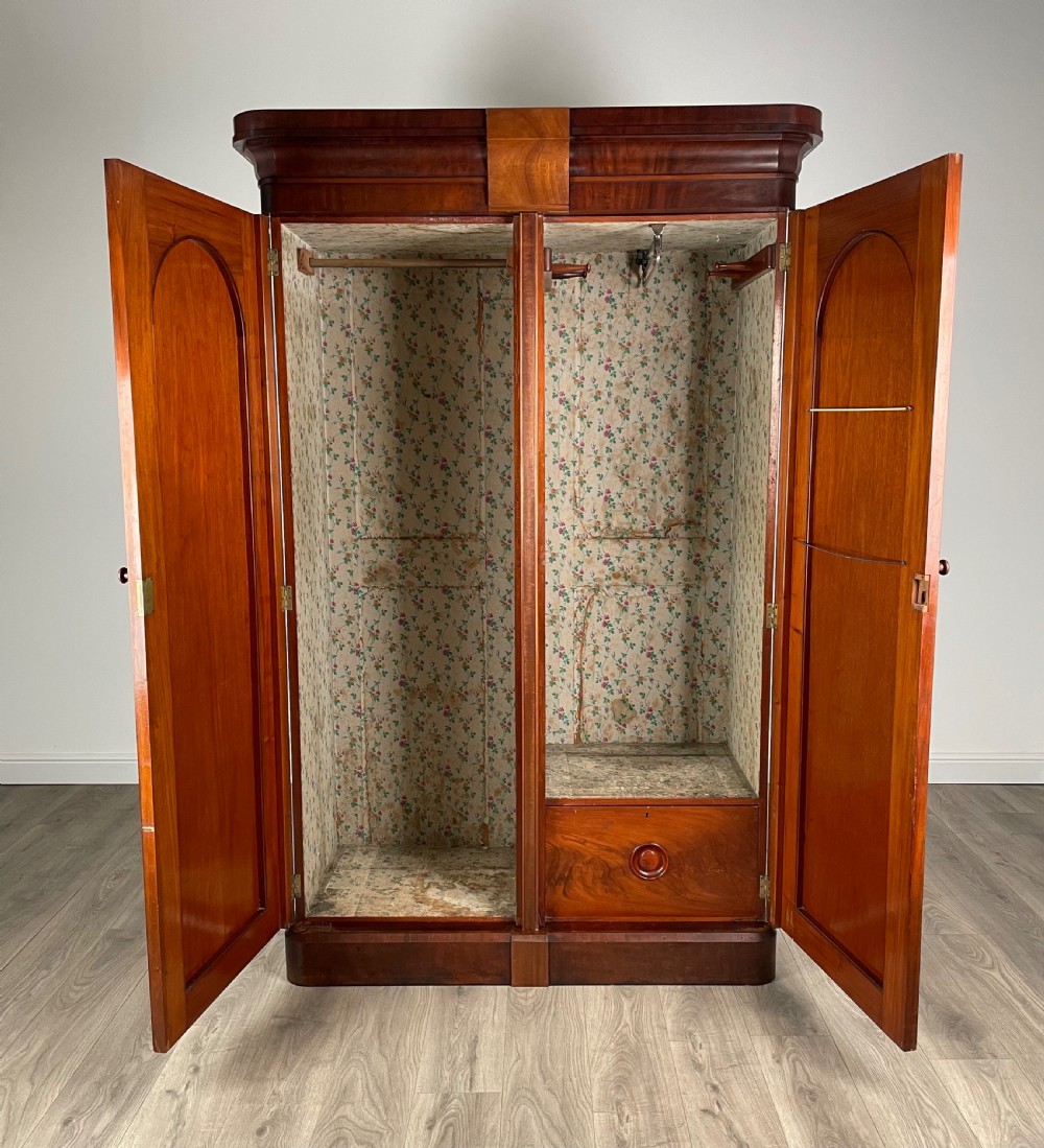 Antique 19th Century Wardrobe In Mahogany View II