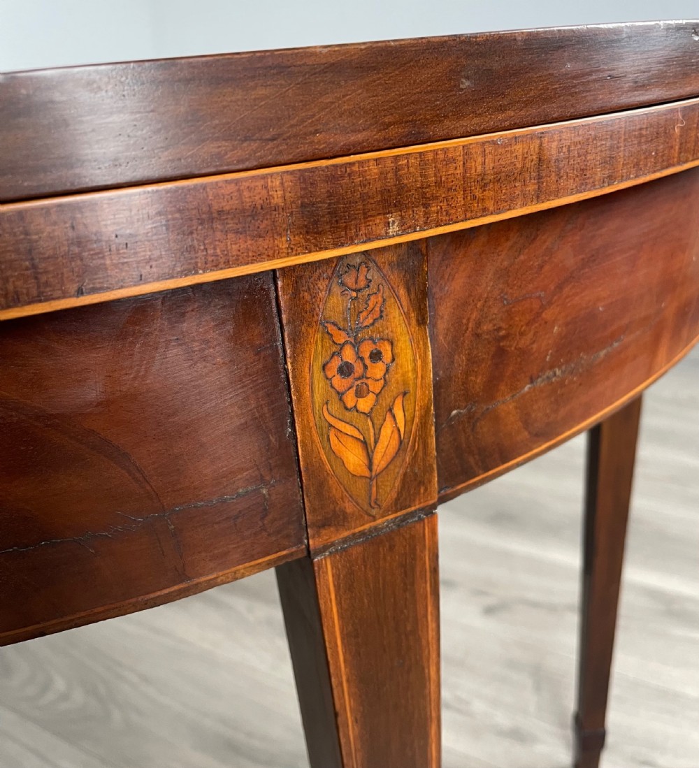 Antique 19th Century Round Inlaid Tea Table In Mahogany View VIII