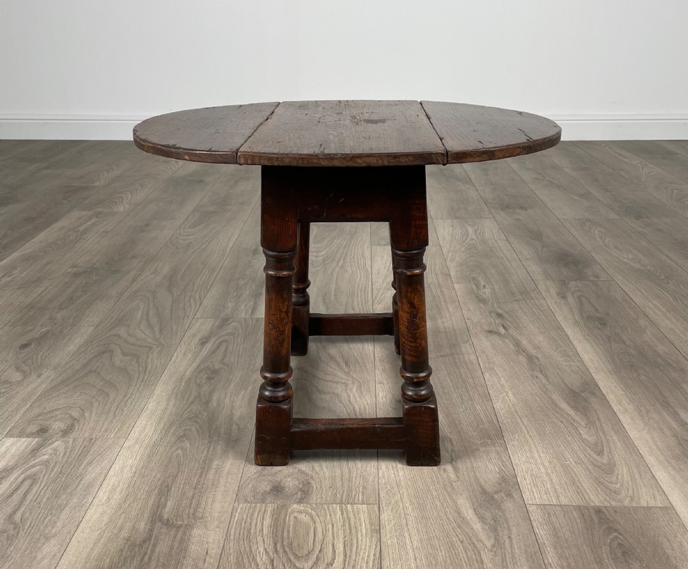 Antique 18th Century Side Table Of Small Proportion In Oak View III