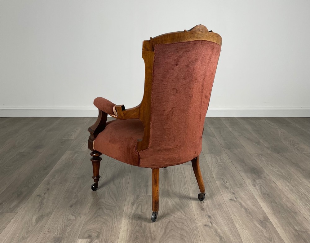 Antique 19th Century Button Back Armchair In Walnut View V
