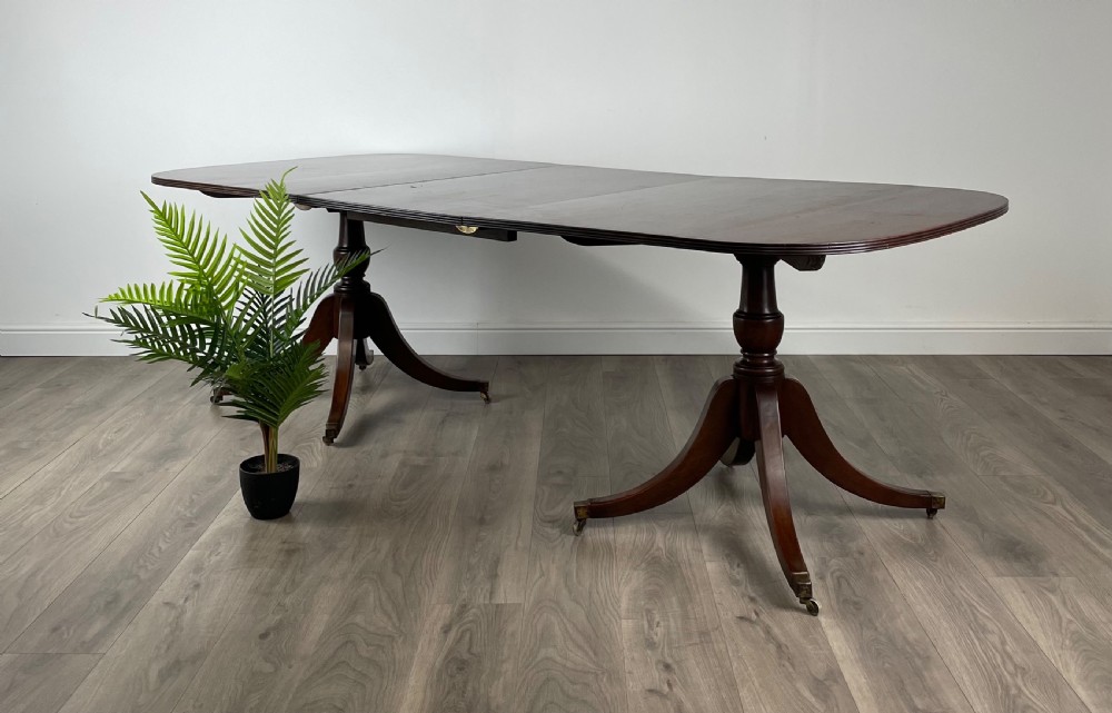 Antique Georgian Dining Table In Mahogany