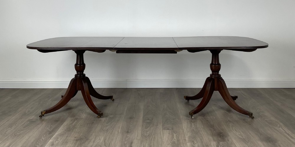 Antique Georgian Dining Table In Mahogany View II