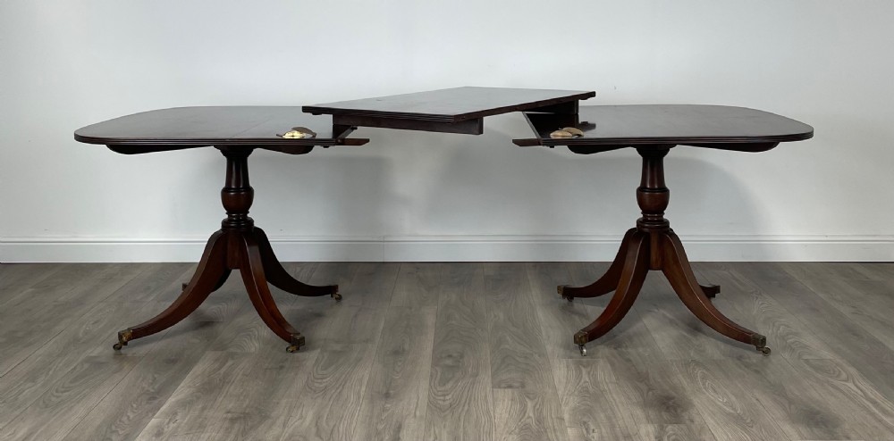 Antique Georgian Dining Table In Mahogany View III
