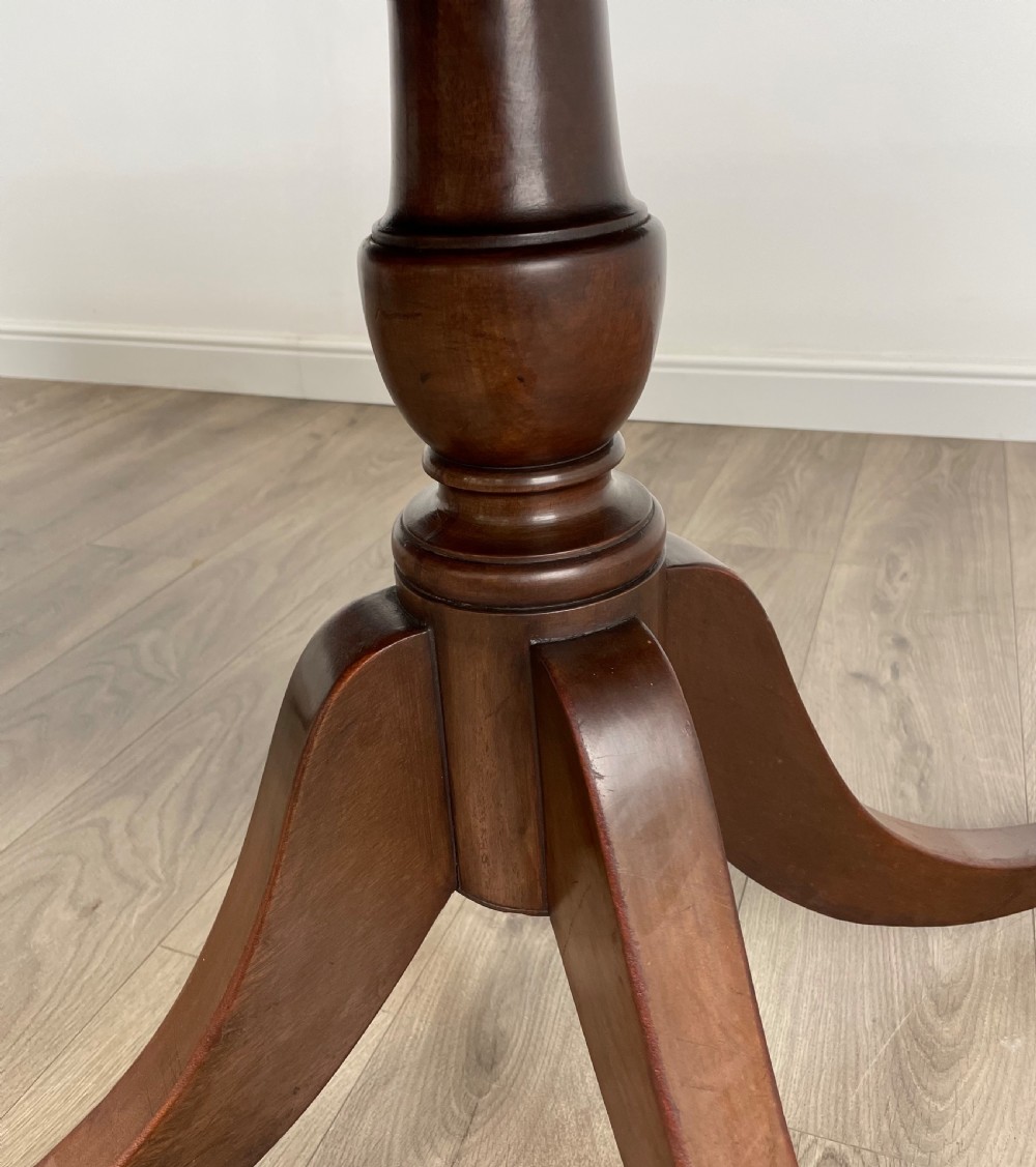 Antique Georgian Dining Table In Mahogany View VII