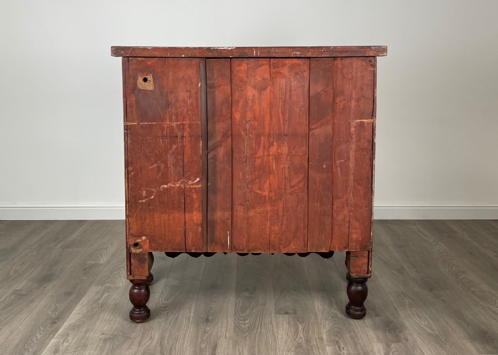Antique 19th Century Bow Front Chest Of Drawers In Mahogany View VIII
