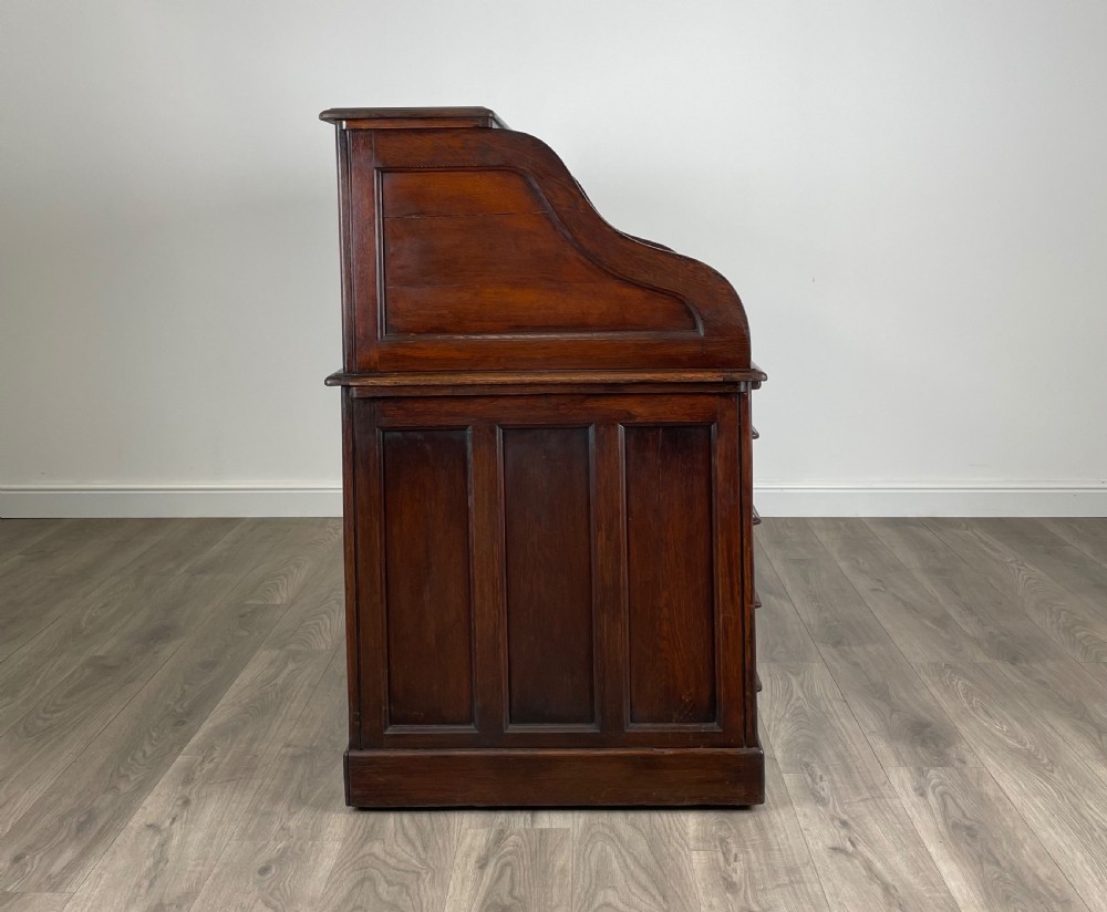 Antique 20th Century Roll Top Desk In Oak View VIII