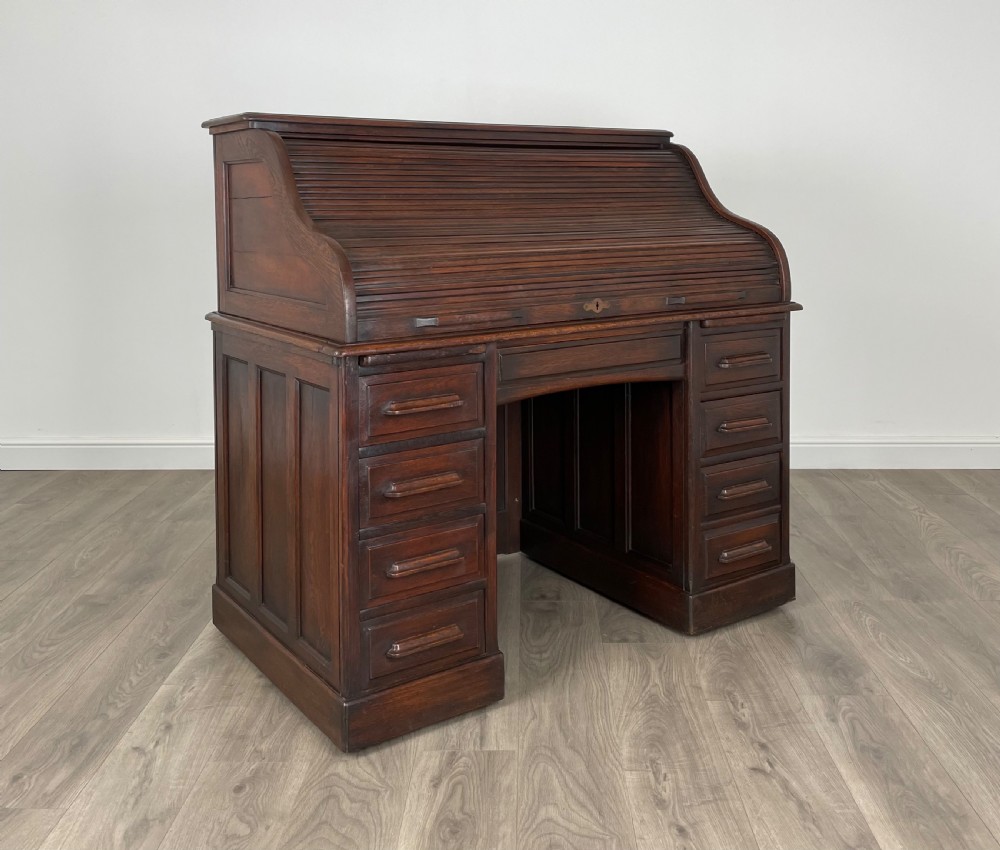 Antique 20th Century Roll Top Desk In Oak View IX
