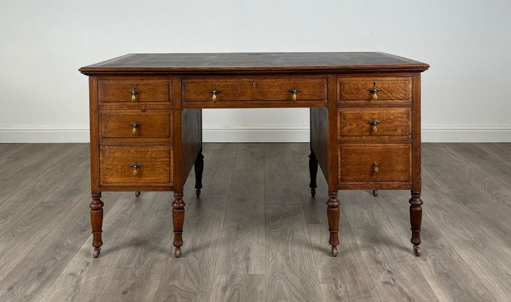 Antique 20th Century Jacobean Style Desk In Oak