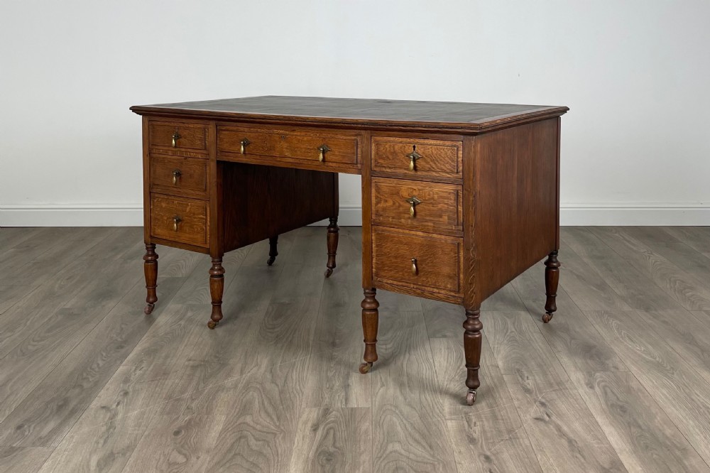 Antique 20th Century Jacobean Style Desk In Oak View V