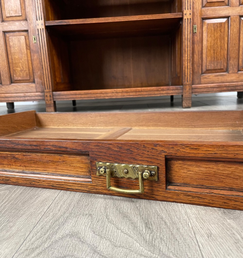 Antique 20th Century Sideboard In Oak View IV