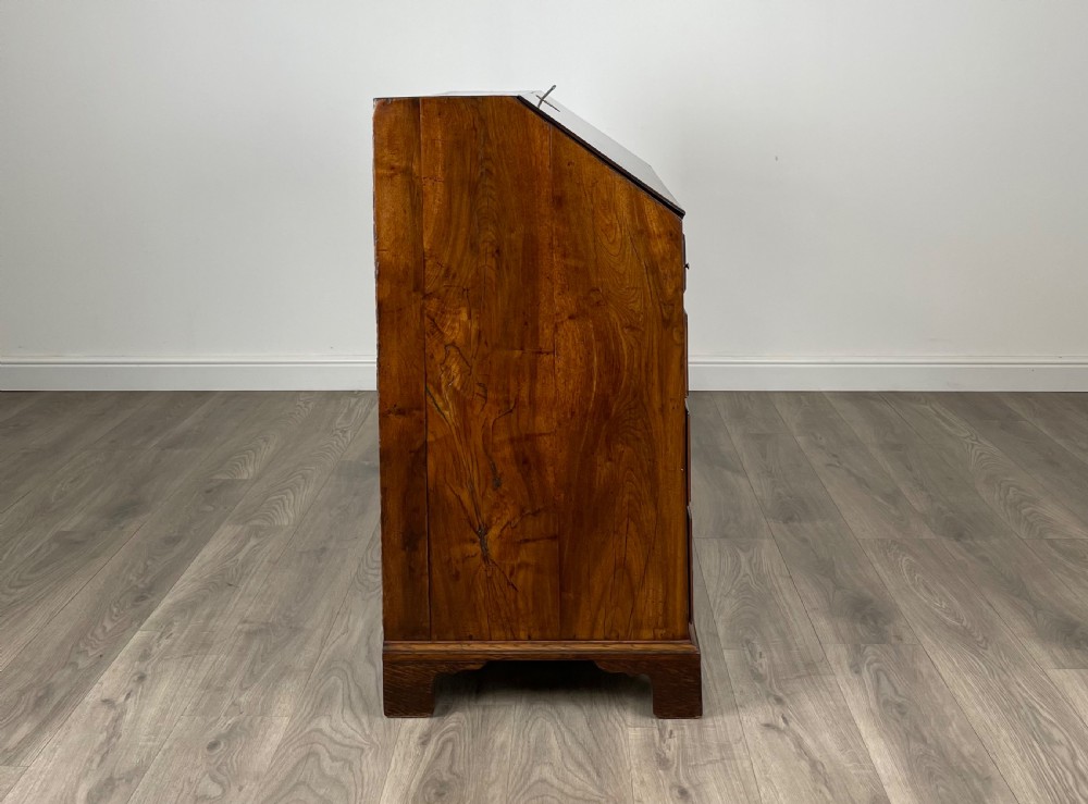 Antique 18th Century Bureau In Mahogany View VIII
