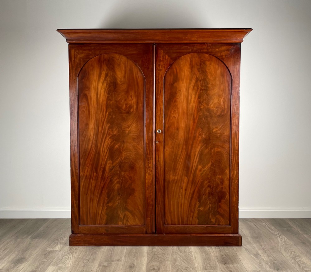 Antique 18th Century Wardrobe In Mahogany