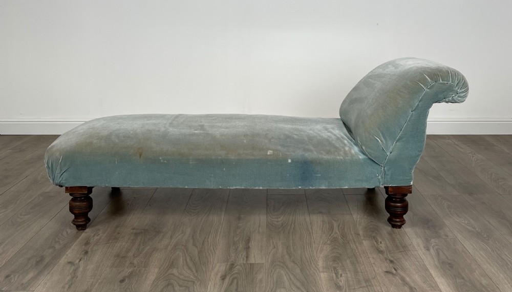Antique 19th Century Day Bed In Mahogany