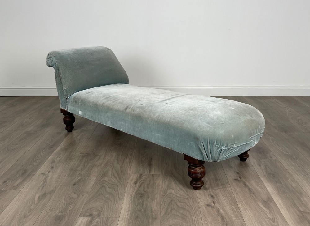 Antique 19th Century Day Bed In Mahogany View III