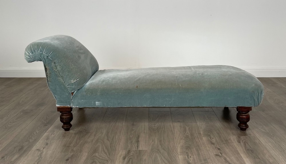 Antique 19th Century Day Bed In Mahogany View VI