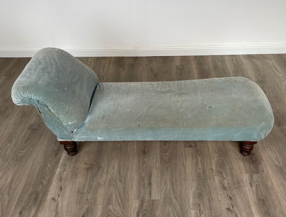 Antique 19th Century Day Bed In Mahogany View IX