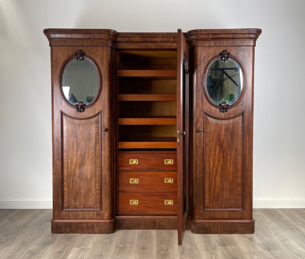 Antique 19th Century Compactum Wardrobe In Mahogany View III