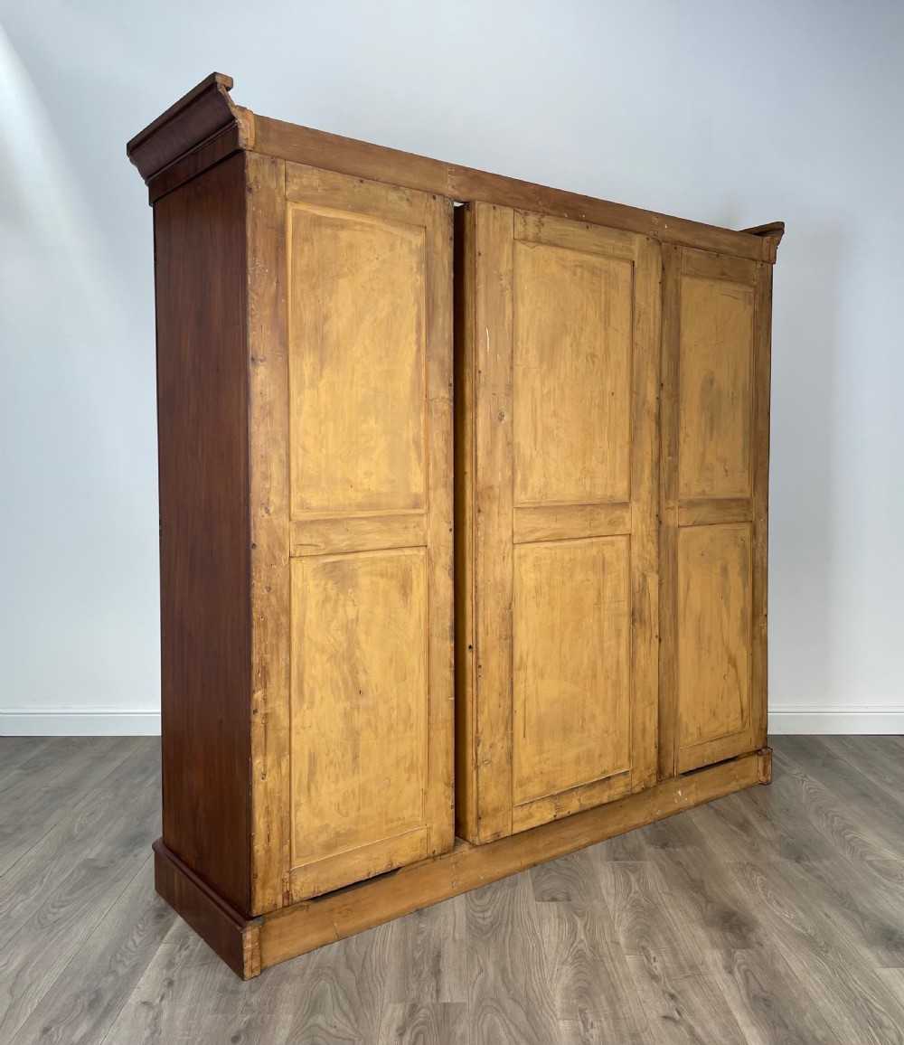 Antique 19th Century Compactum Wardrobe In Mahogany View VI