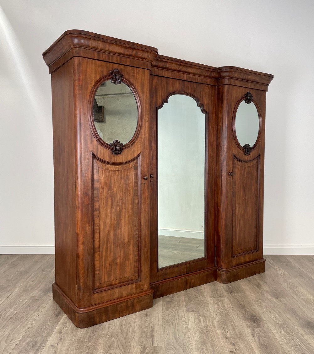 Antique 19th Century Compactum Wardrobe In Mahogany View X