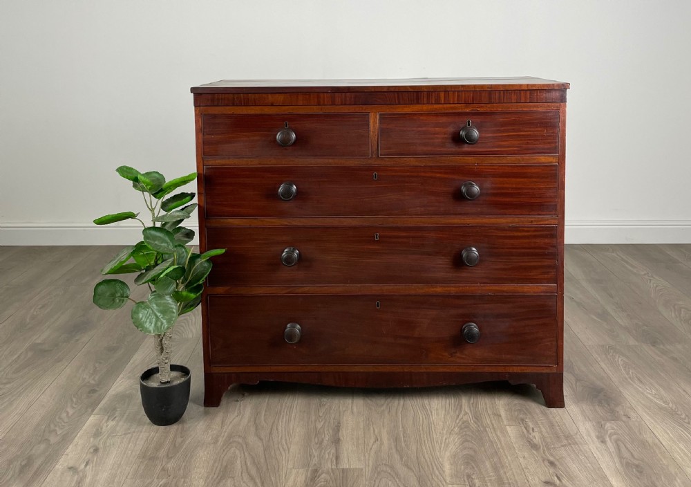 Antique Georgian Chest Of Drawers In Mahogany