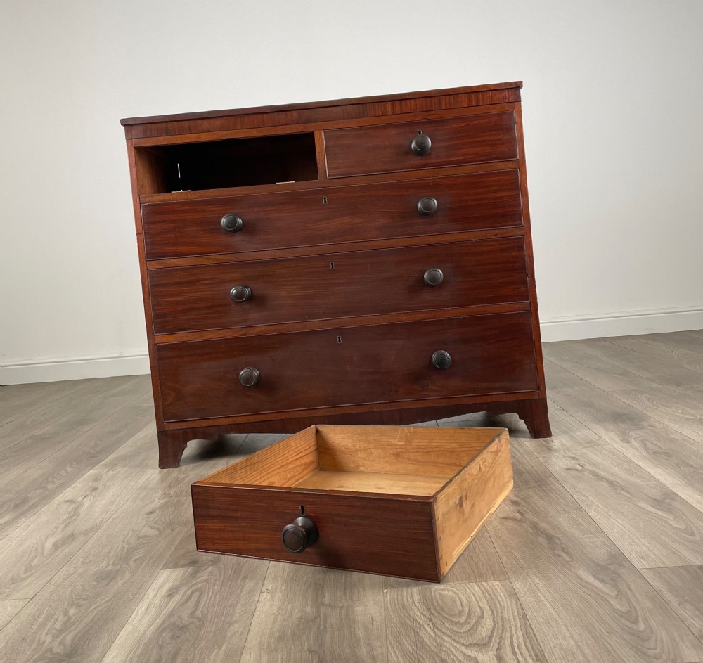 Antique Georgian Chest Of Drawers In Mahogany View X
