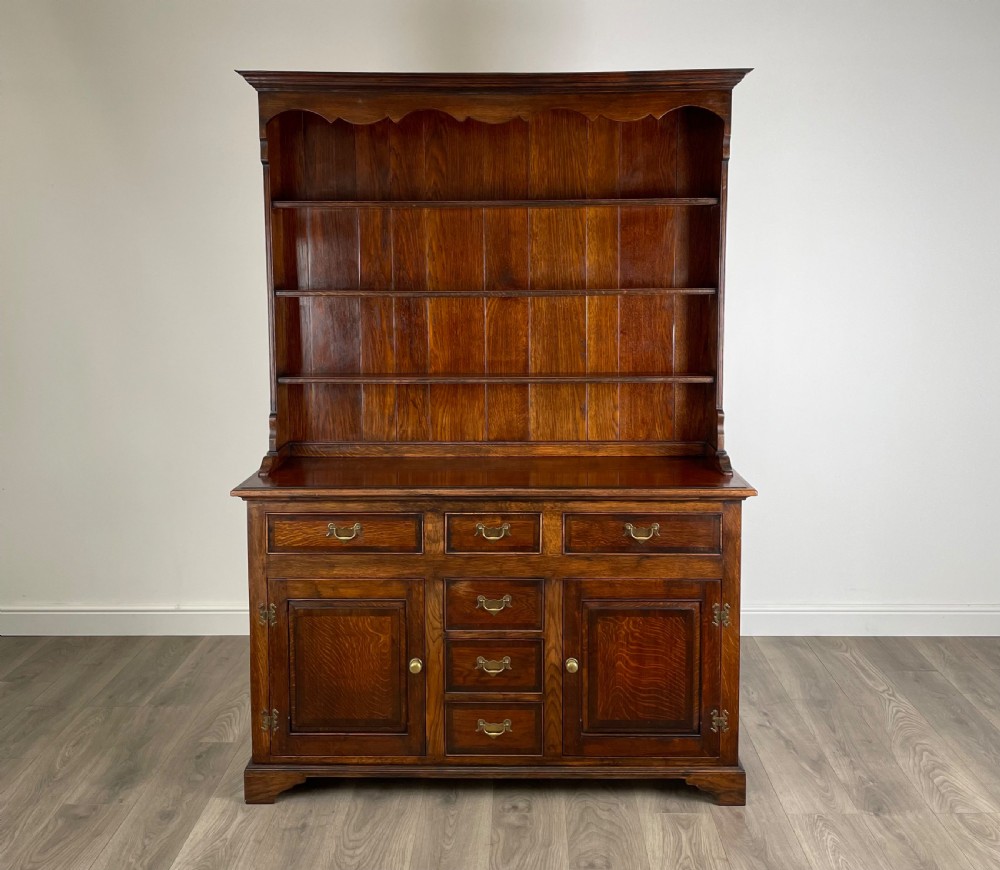 Antique 20th Century Dresser In Oak View II