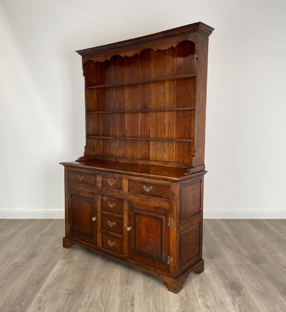 Antique 20th Century Dresser In Oak View III