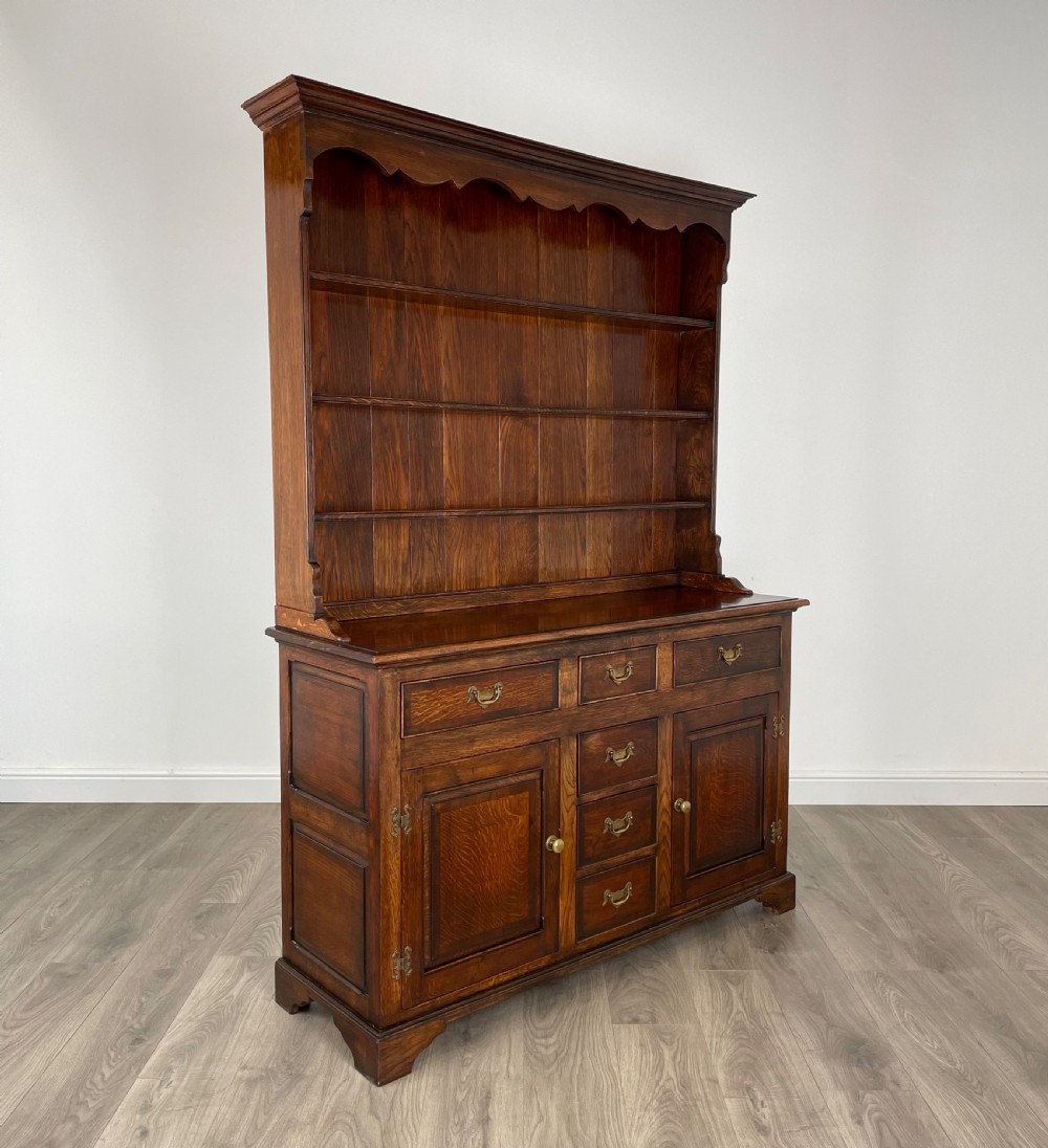 Antique 20th Century Dresser In Oak View IX