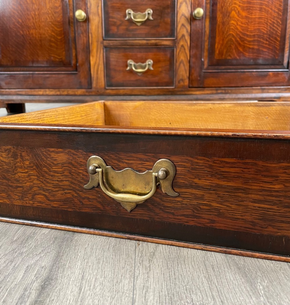 Antique 20th Century Dresser In Oak View XII