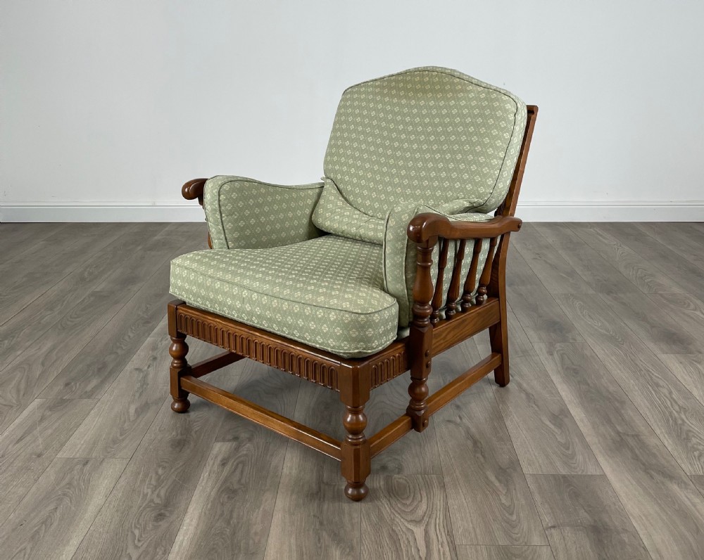 20th Century Ercol Suite In Oak View VII