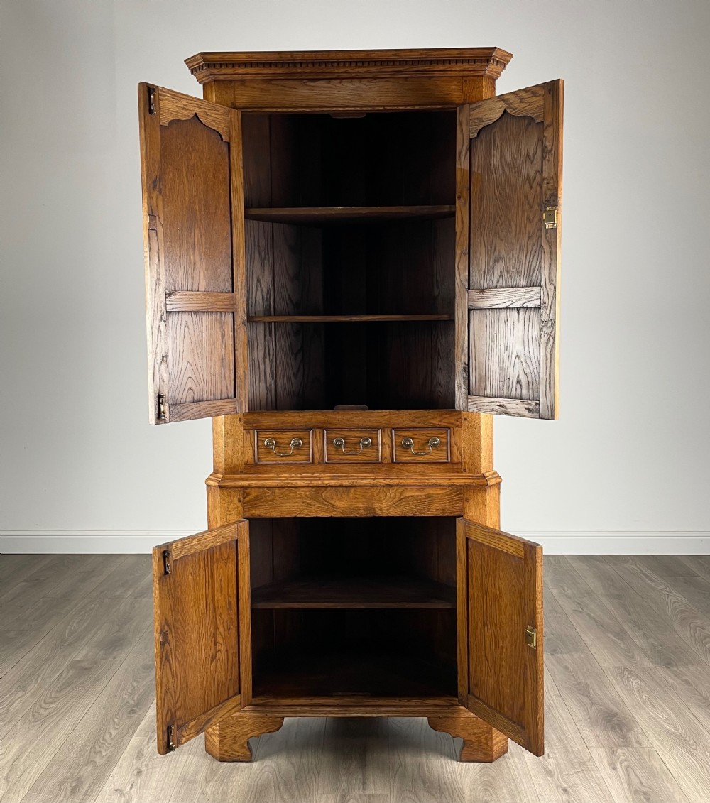 Antique 20th Century Corner Cupboard In Oak ( REF AF-3062 ) View II
