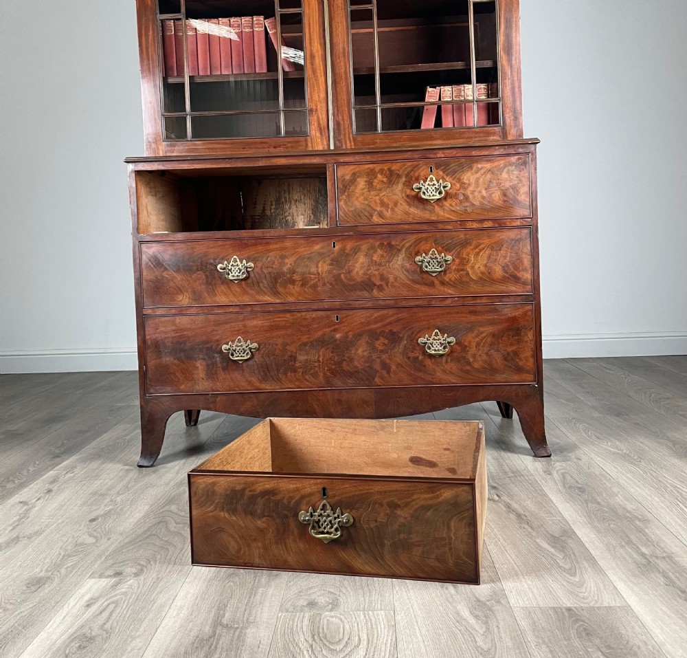 Antique 18th Century Bookcase On Chest In Mahogany View XII