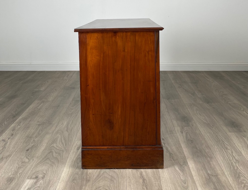 Antique 20th Century Chest Of Drawers In Walnut View VII